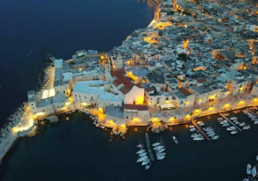 Porto di mare luxury home